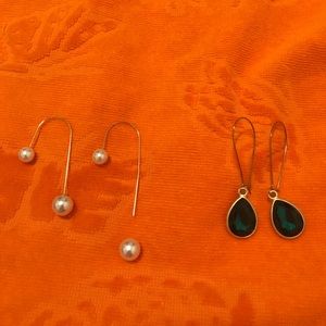 Set of earrings